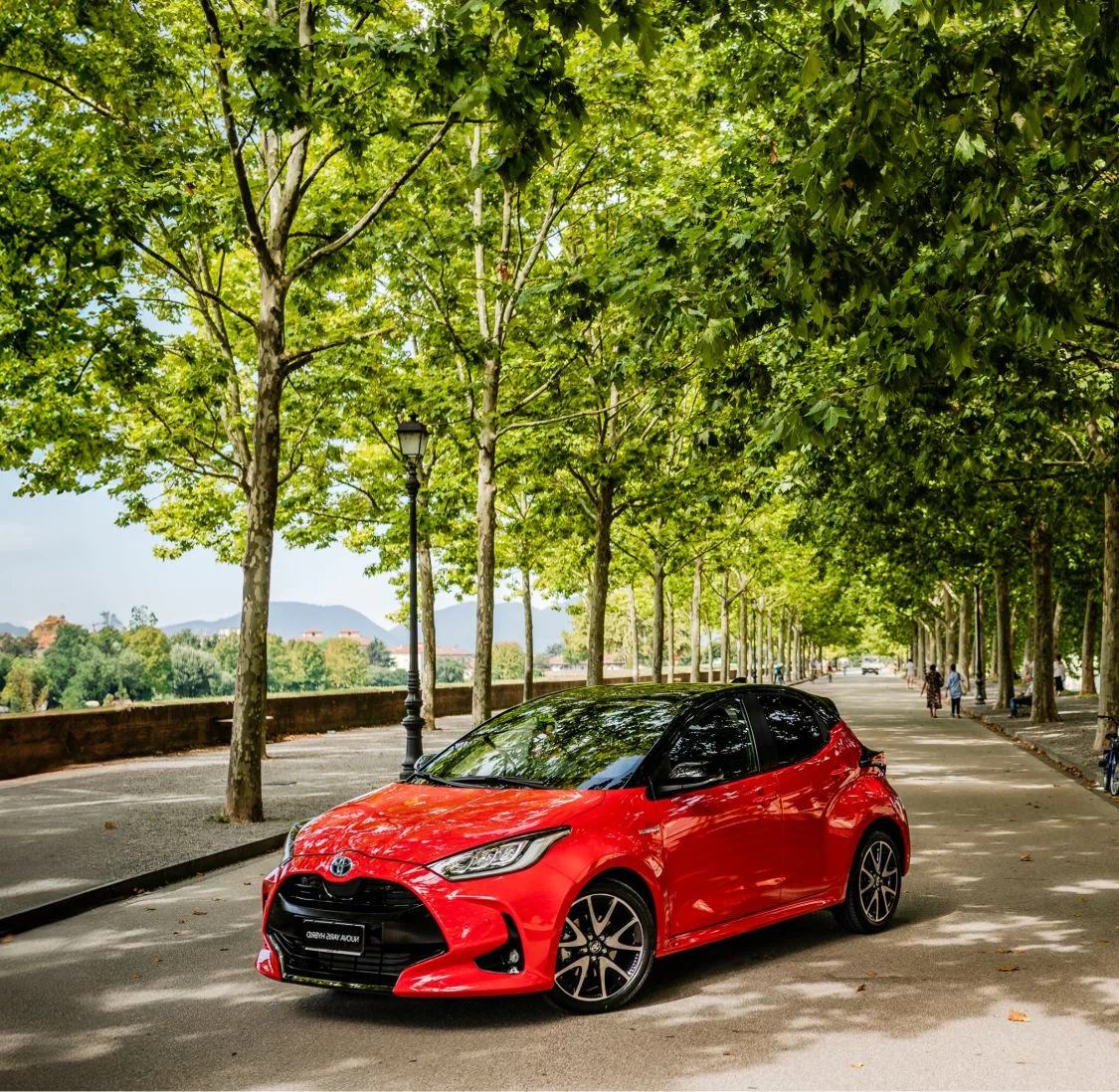 Toyota Yaris sulle Mura di Lucca
