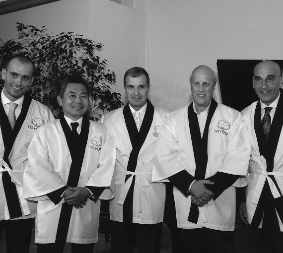 Il team Lucar in kimono Toyota durante un evento