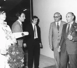 Inaugurazione con ospiti e fiori